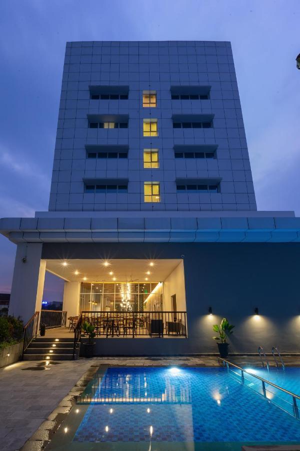 Hotel Santika Pasir Koja Bandung Exterior foto